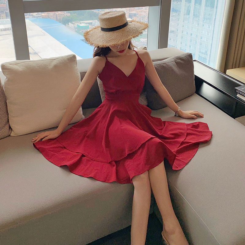 2021 new seaside beach skirt short section small man suspender halter Xishuangbanna vacation red dress female