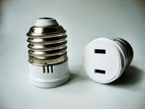 E27 screw socket screw lamp socket flat plug U.S. gauge double variable charging leveling 220v high voltage household