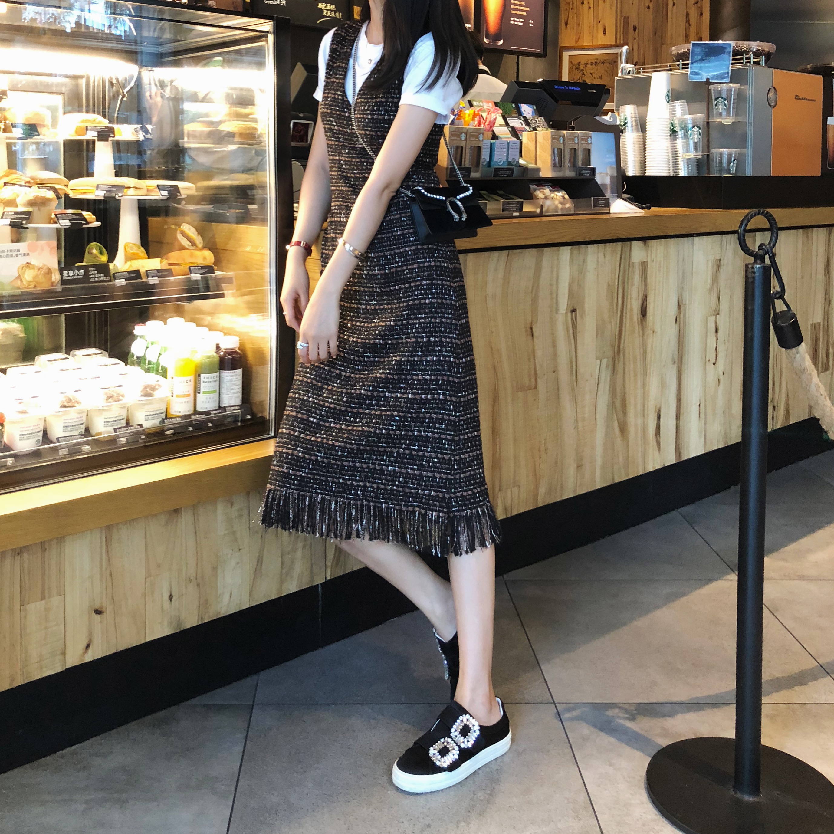 Bunny VIP cửa hàng 2018 đầu mùa thu mới bốn sợi sequins tùy chỉnh tính khí hương thơm nhỏ V-Cổ slim vest 	váy dây rút eo	