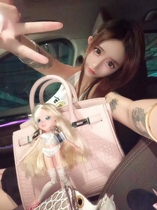Бледно-розовая пародия на платиновую сумку Барби сумка для куклы ручной работы.