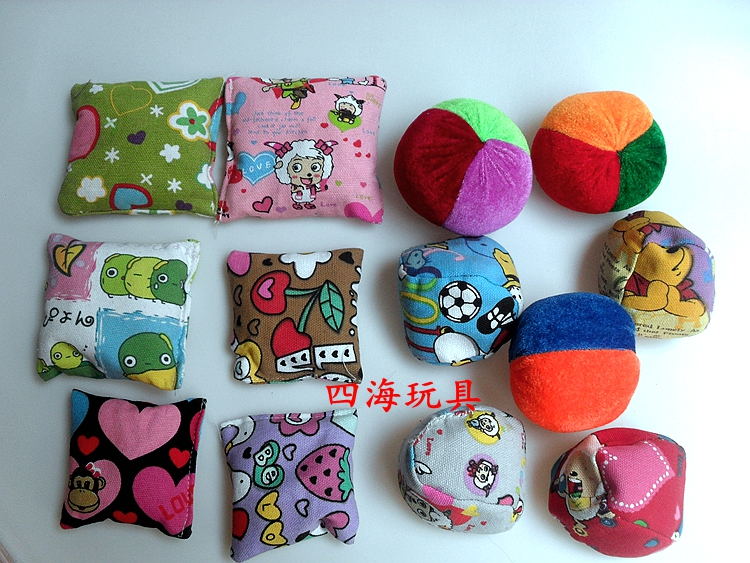 Primary school students kindergarten children's puzzle throwing sandbags toy buckwheat sandbags square round printing small sandbags sports
