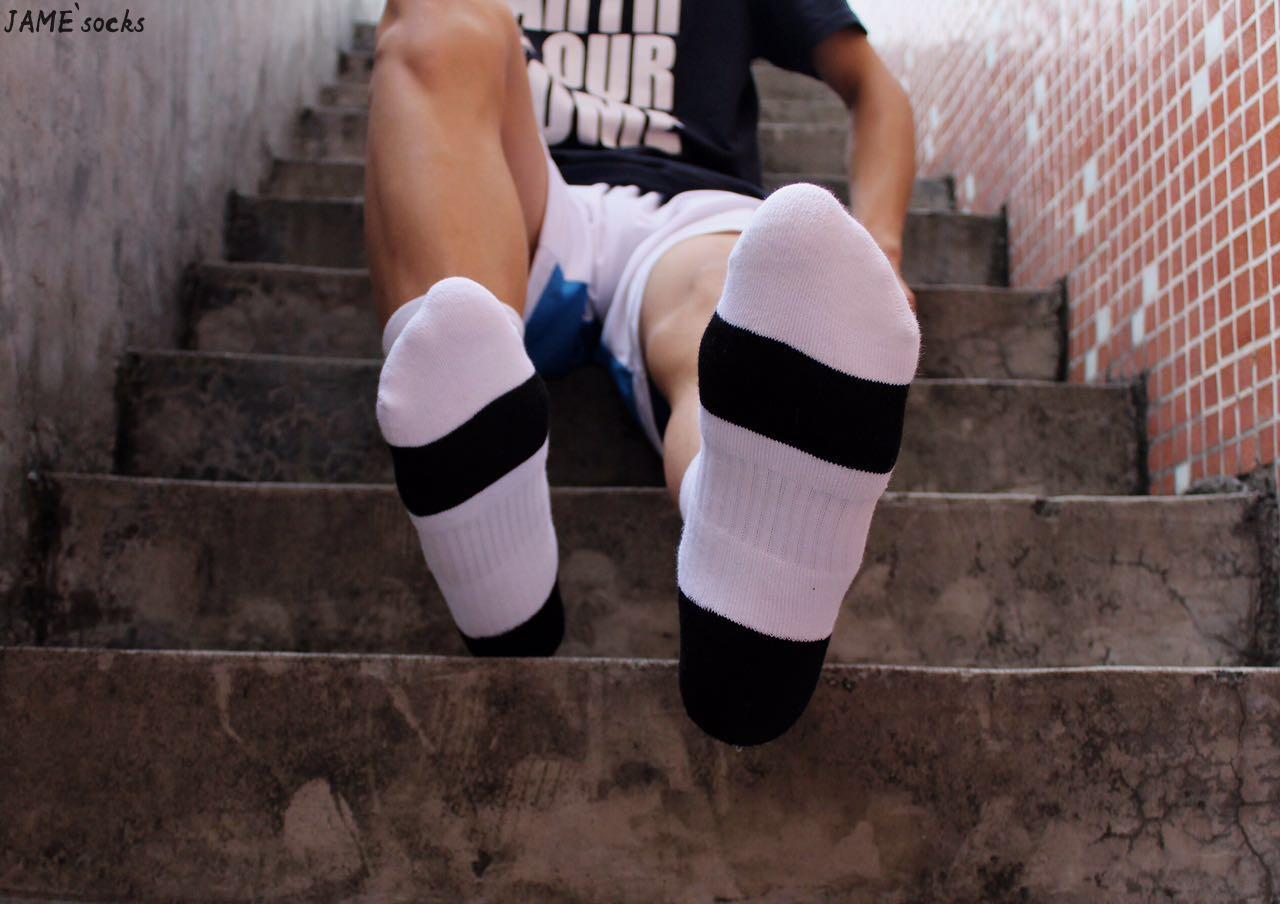 Của nam giới cao vớ bóng rổ nam dày khăn dưới elite vớ cotton thể thao dài ống bóng rổ khăn socks vớ trắng vớ thể thao chống trượt