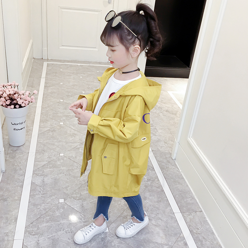 Cô gái mùa xuân và mùa thu Coat 2020 net áo khoác màu đỏ thủy triều mới trẻ em trẻ em không khí trung dài áo gió mùa thu lớn của.