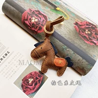 Коричневая кожаная веревка