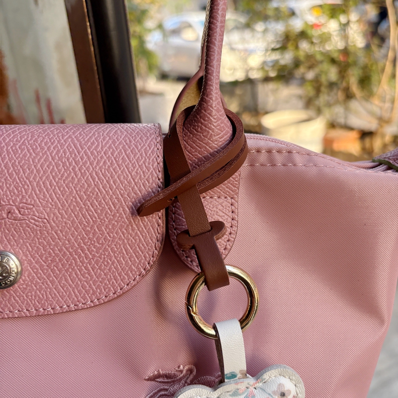 Handmade Genuine Leather Bag Pendant Doll Connector Pure Leather Bag Hanging Strap Leather Small Accessories That Do Not Scratch the Bag Handmade Genuine Leather Bag Pendant Doll Connector Pure Leather Bag Hanging Strap Leather Small Accessories That Do Not Scratch the Bag