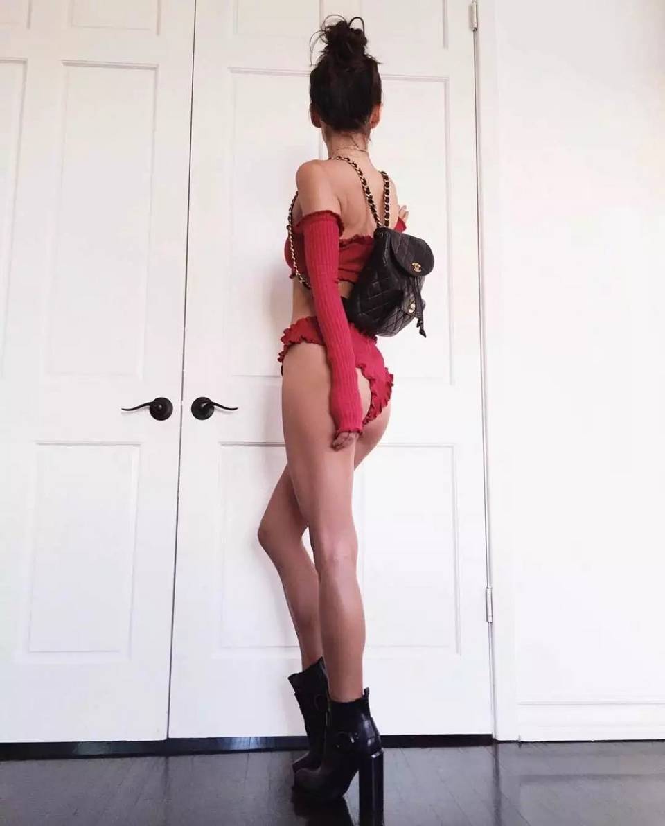 Zhang Zikai Wang Liuwen lưới màu đỏ dài tay đan bikini ngực nhỏ thép tấm một từ spa chia áo tắm nữ - Bộ đồ bơi hai mảnh áo bơi 2 mảnh kín đáo