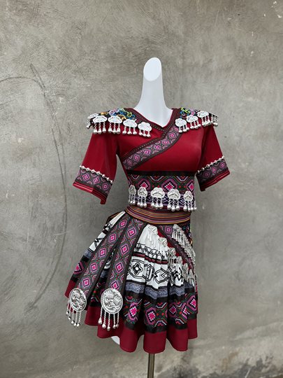 2025新款苗族服装女少数民族服饰成人演出服土家族舞蹈表演服套装