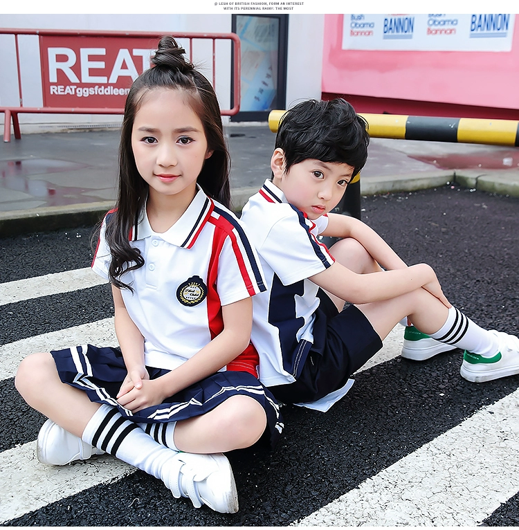 Mùa hè mẫu giáo sọc trắng đỏ đồng phục sân vườn học sinh đồng phục phù hợp với bộ đồ thể thao gia đình thiết bị cha mẹ-con - Đồng phục trường học / tùy chỉnh thực hiện