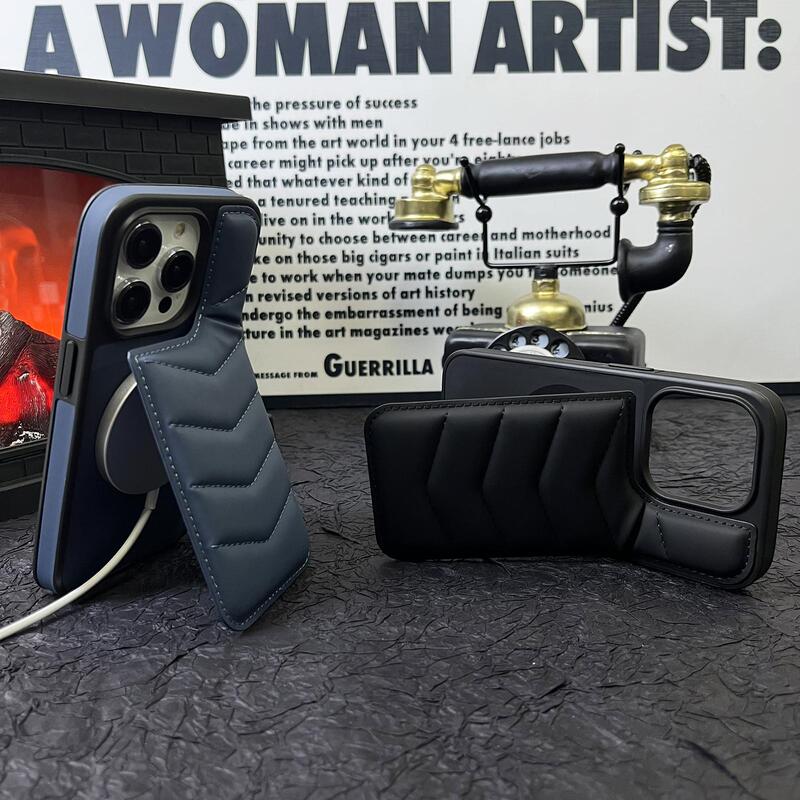 Invisible Magnetic Hand Grip Suitable for Business Use, Apple 3D Stand for 14Plus11, Premium 12Pro, Protective 15Promax Model, iPhone 16 Case, iPhone 16 Autumn/Winter Leather 13 Down-Feel Case