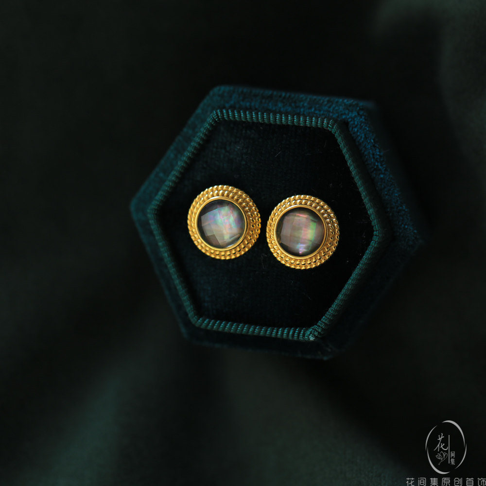 Flower Collection Northern Lights Retro French temperament sterling silver natural black shell ear acupuncture painless ear clips