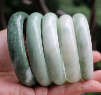 Natural guizhou jade flat bracelet for women