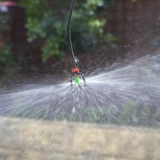 代代发 Перевернутая 360 -дегровая вращающаяся висящая висящая головка микро -спрей спрей для разлома Поливка цветочного фермерства