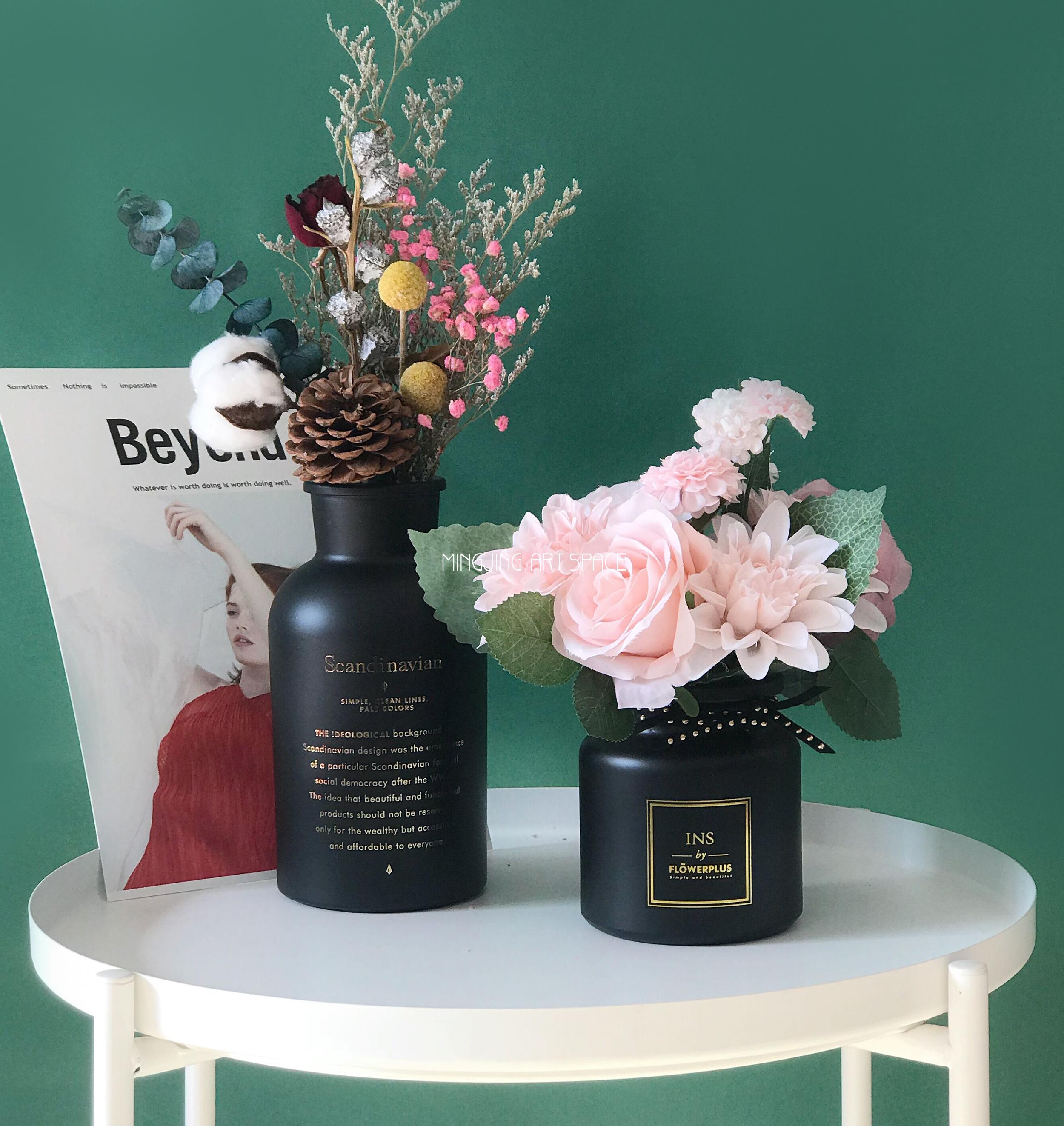 ins Nordic Black English Bronzing glass vase Flower vase Literary flower arrangement Decorative vase Desktop ornaments