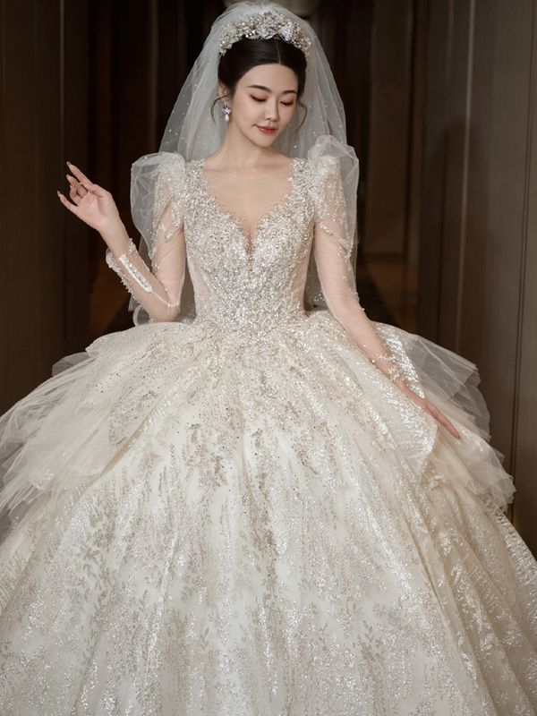 Long-Sleeved Spring Wedding Dress 2026 New Style Bridal Main Gown French Light Vintage Trailing High-End Texture Heavy Craftsmanship Court Style