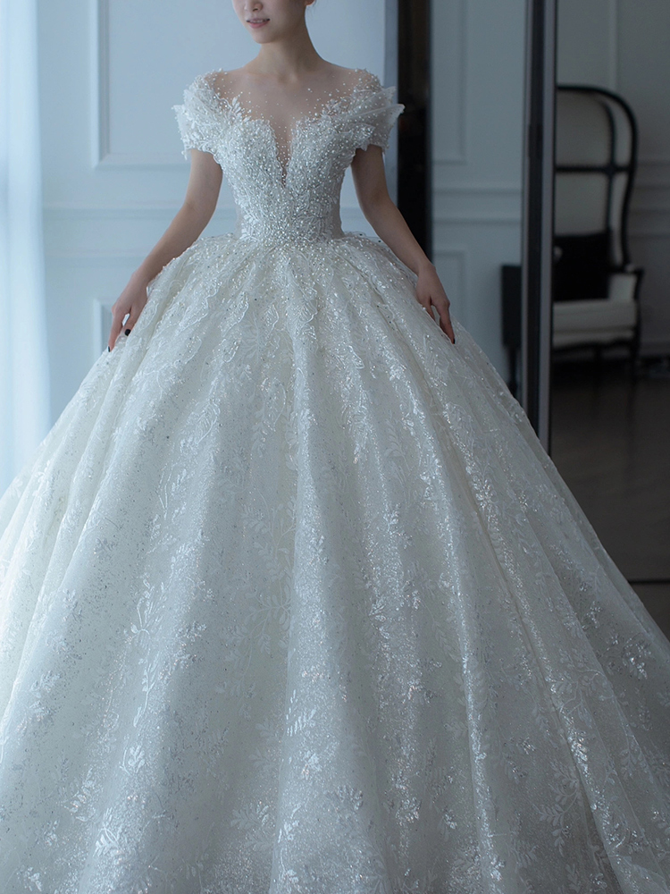  Single -piece white wedding dress+L weight of about 110 catties  