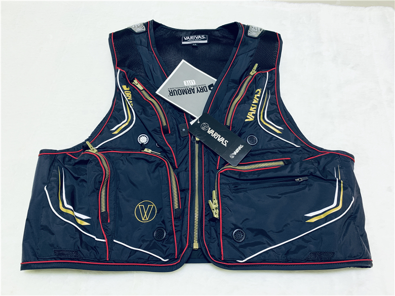 Japan's Barry Bass new black and red multi-functional multi-pocket universal four-season fishing vest