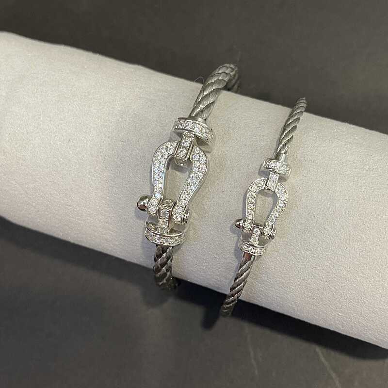 Couple's Horseshoe Buckle Stainless Steel Wire Bracelet, Same Style for Men and Women, Large and Small Bracelets and Cords