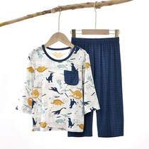 70%-sleeve suit for the childrens Modeir home.