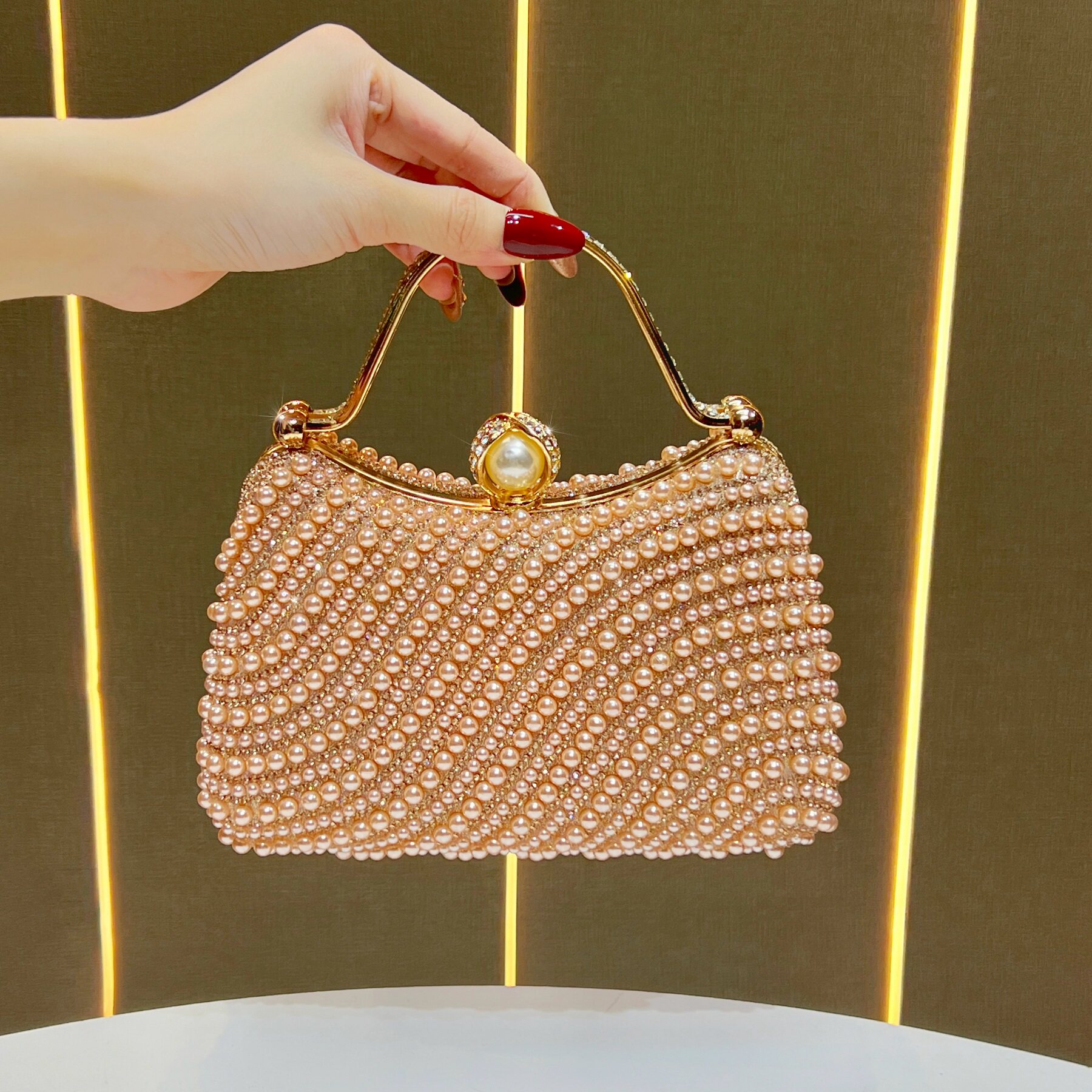 MissingYou elegant pearl-embellished and rhinestone-studded crossbody bag, a sophisticated and versatile evening bag, a stylish rhinestone tote.