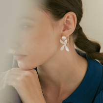 Earrings 2021 New Tide design sense advanced earrings temperament French retro earrings Baroque pearl stud female