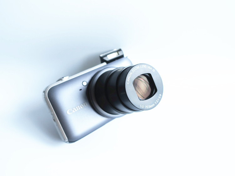 Kết cấu kim loại chất lượng rõ ràng Máy ảnh kỹ thuật số Canon / Canon PowerShot SX220 HS - Máy ảnh kĩ thuật số máy ảnh canon chuyên nghiệp
