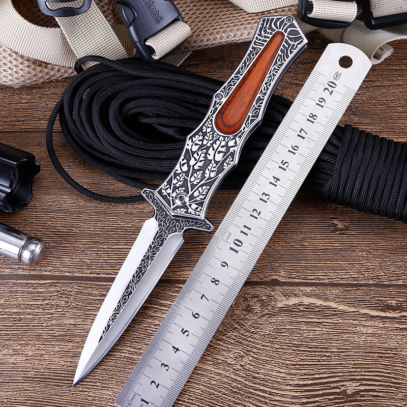 Anti-body multifunctional folding and folding carry-on with fruit small knife in the wild to ask for a universal knife