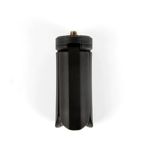 Маленький штатив с аксессуарами подходит для фотосессий