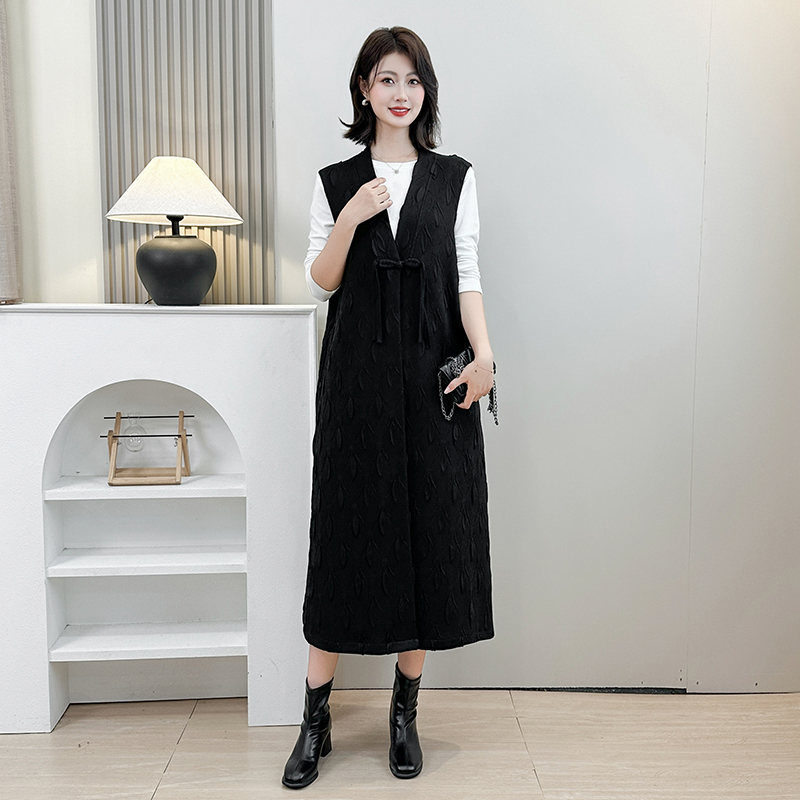 Spring and Autumn Outerwear Knitted Jacquard Long Coat for Middle-Aged and Elderly Mothers, Stylish Sleeveless Mid-Length Vest