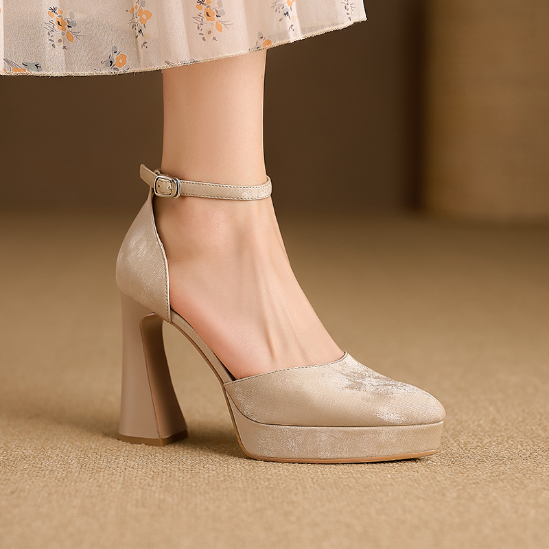 10cm Wedding Dress Shoes, New Style for Petite Women, Chunky Heel, Waterproof Platform, Cheongsam High Heels, Comfortable for Feet, Engagement Wedding Shoes