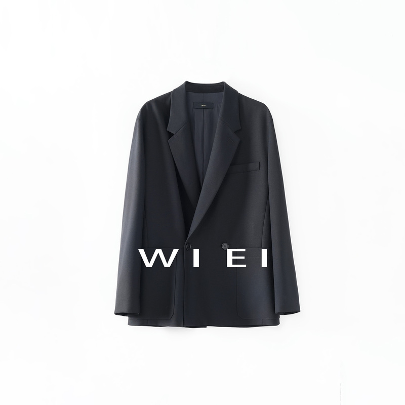《Wi Ei》Quiet Black Suit* Royal Ruyi 100% Wool Minimalist Elegant Blazer W26106160 《Wi Ei》Quiet Black Suit* Royal Ruyi 100% Wool Minimalist Elegant Blazer W26106160
