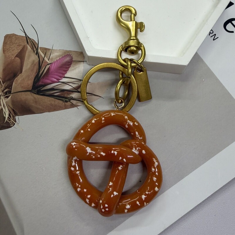 E312026 New Cross-Border Amazon Foreign Trade Alkaline Water Bread Keychain Bag Pendant E312026 New Cross-Border Amazon Foreign Trade Alkaline Water Bread Keychain Bag Pendant