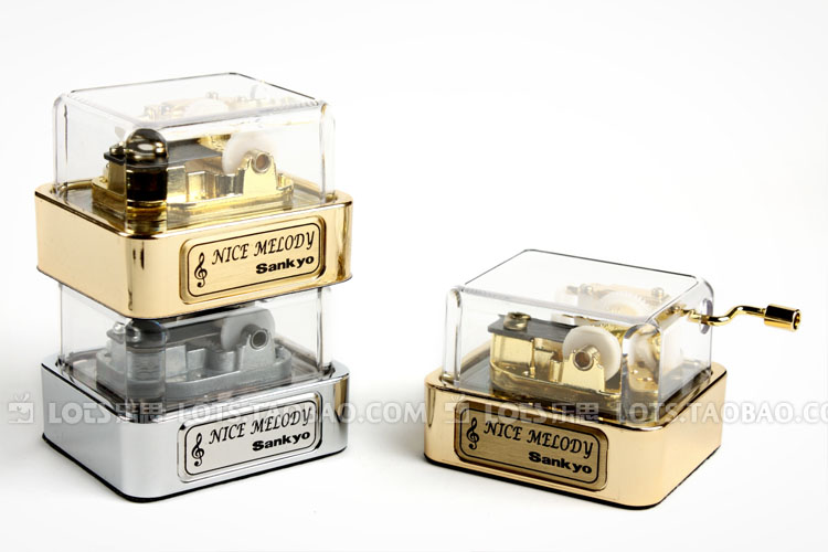 Sankyo phong trào cổ điển tay music box mini mạ vàng bạc music box sinh nhật sáng tạo món quà Ngày Valentine