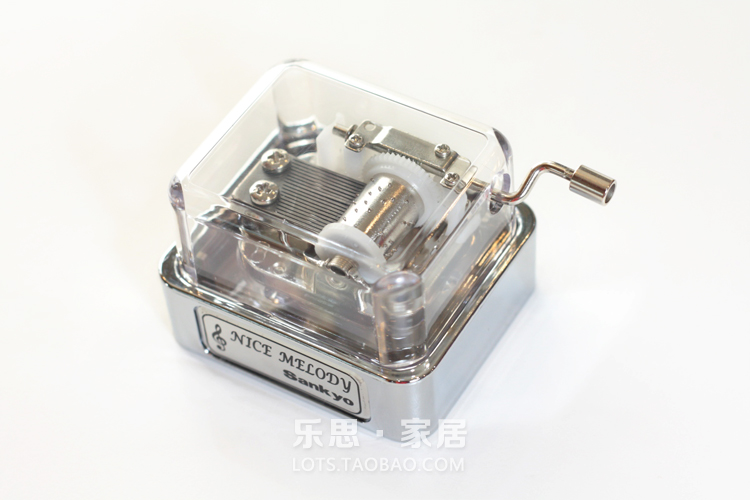 Sankyo phong trào cổ điển tay music box mini mạ vàng bạc music box sinh nhật sáng tạo món quà Ngày Valentine