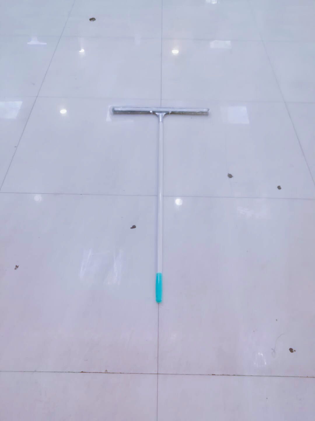 600 mm wide handle cleaning tool for hygienic ground scraping rubber scraper