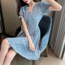 Summer new temperament retro lady Crushed Flowers Snowspun Skirt style V collar Elegant Agaric Side Bubble sleeves Dress Shirt