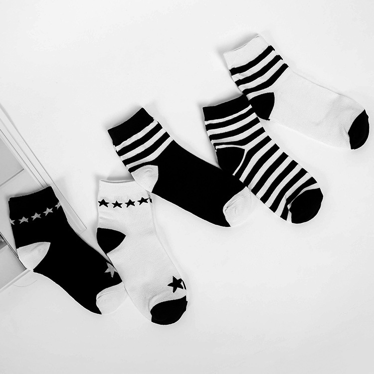 10 Pairs of Star-Patterned Black and White Striped Couple Socks, Mid-Calf Cotton Socks, Trendy Personality Socks, Three-Stripe College Retro Style for Men and Women