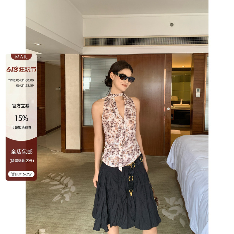 Mar French Retro Leopard Print Halter Deep V Sleeveless Tank Top for Women, Summer Outerwear with Elegant Ribbon