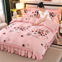 Розовый медведь