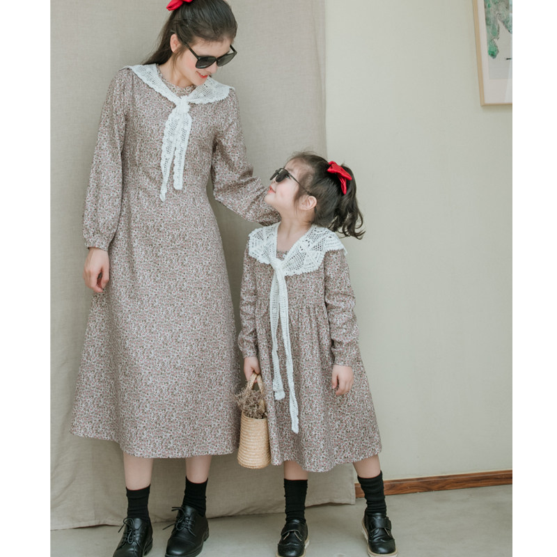 Parent-child dress, mother and daughter dress, long-sleeved spring and autumn style, Korean version, mid-length version, pure cotton rural floral girl skirt, Western style