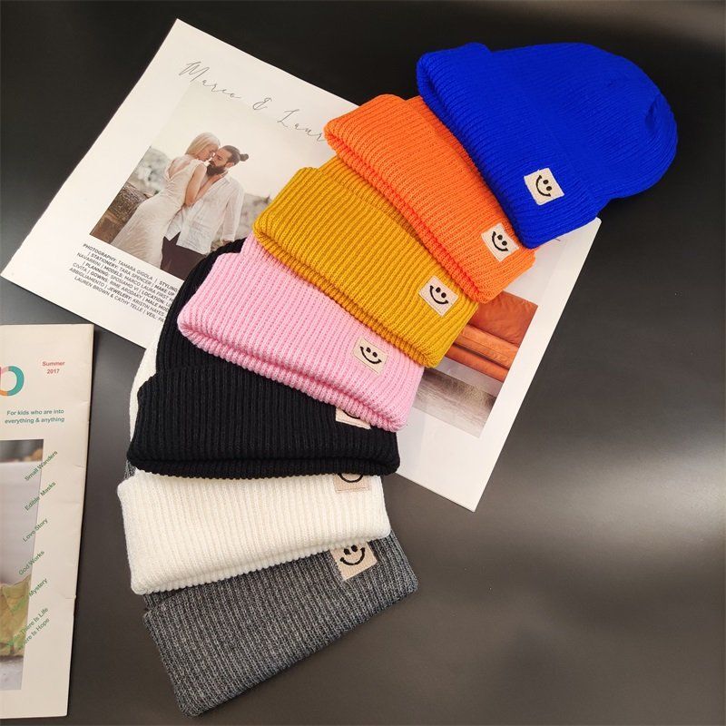 Japanese-Style Cute Smiling Face Knit Hat for Men and Women, Autumn and Winter Warm Trendy Versatile Ear-Protecting Beanie for Large Head Circumference
