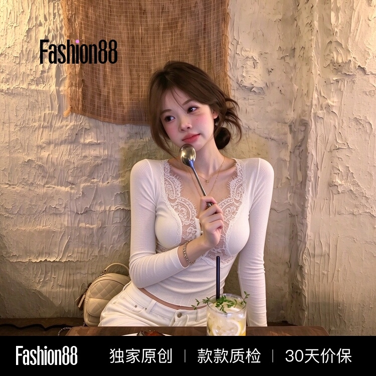 Autumn New Korean Women's Lace Patchwork Hollow-Out Long-Sleeve Knit Top, Pure and Alluring Style, Slim Fit, Flattering Blouse