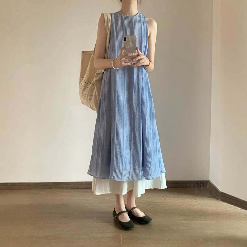 2026 Summer Loose-Fitting Slimming French-Style High-End Blue Sleeveless Dress with a Holiday Vibe and Relaxed A-Line Long Skirt