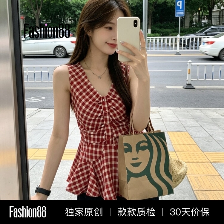 2026 Summer New Style Burgundy Sleeveless Vest with a Unique Design for Outerwear, Thai-Style Niche Chic V-Neck Top with a Beautiful Back