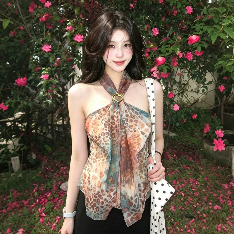 Stylish American-Style Leopard Print Backless Halter Neck Tank Top for Women, Summer Sleeveless Outerwear, Loose Short Top for Hot Girls Stylish American-Style Leopard Print Backless Halter Neck Tank Top for Women, Summer Sleeveless Outerwear, Loose Short Top for Hot Girls