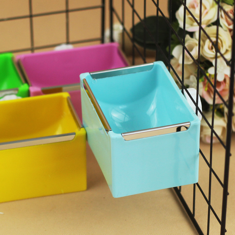 Pet rabbit food bowl guinea pig food box plastic bowl chinchilla food bowl hedgehog squirrel feed box can be hung basin