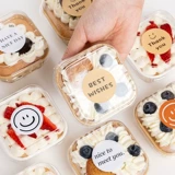 Квадратный пирог бумажный чашка, покрытая пленочной бумагой, одноразовая выпечка закуски, послеобеденный чай высокий температура