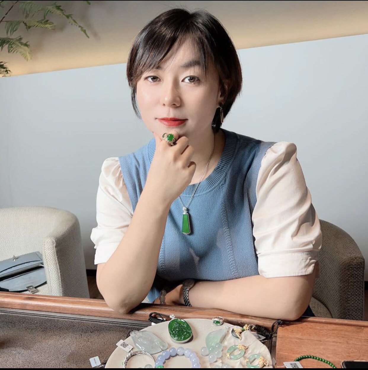 佳佳翡翠琳朔