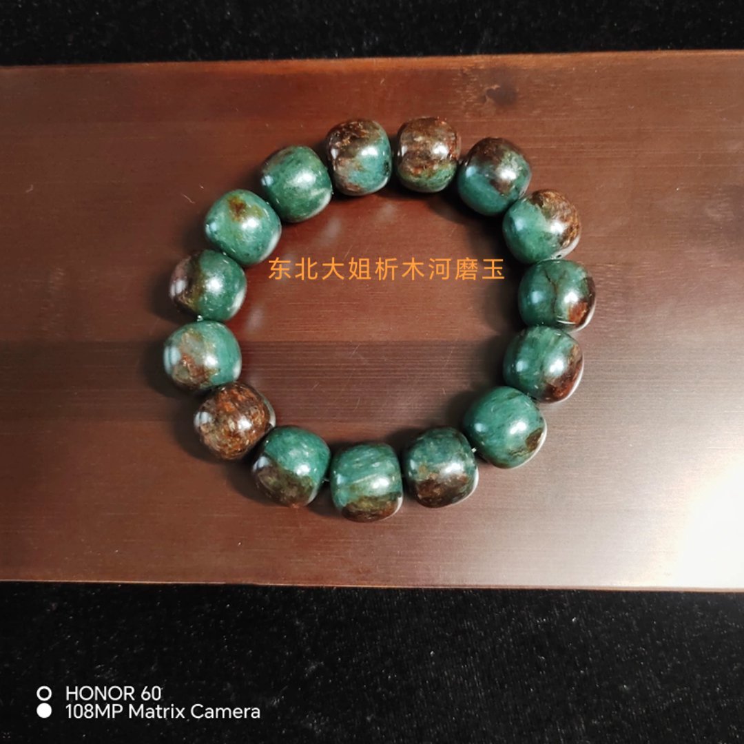 传承千年的河磨玉手串,古朴优雅✨