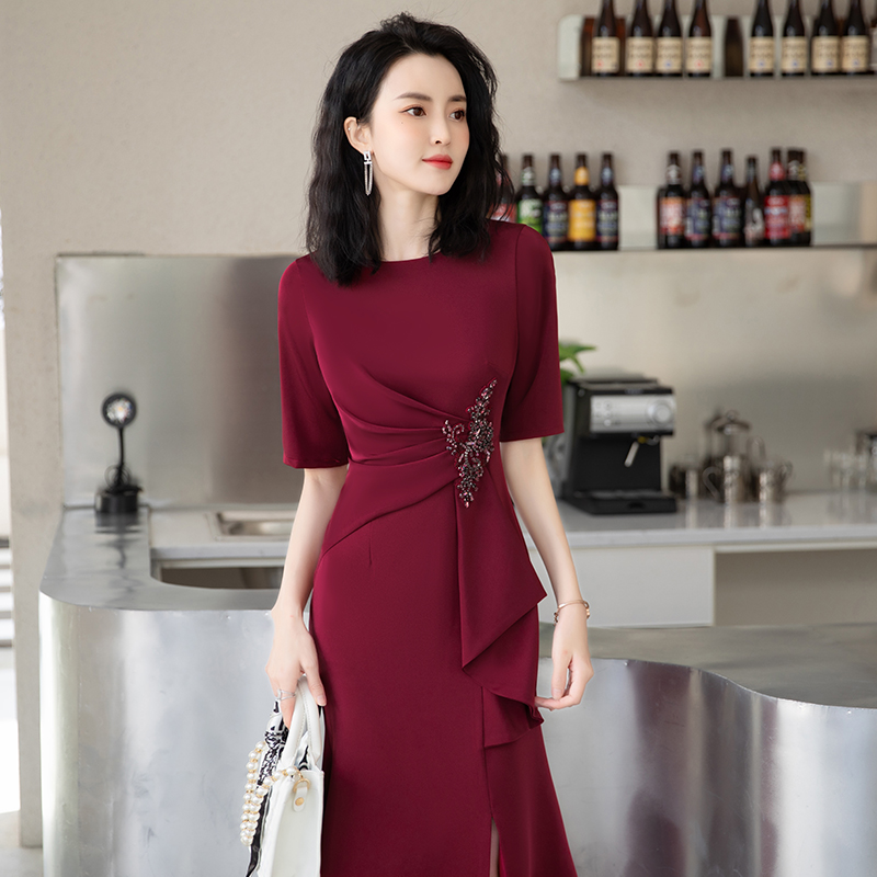 Burgundy colored elite wedding dress, winter evening dress for mother, suitable for teen, western style