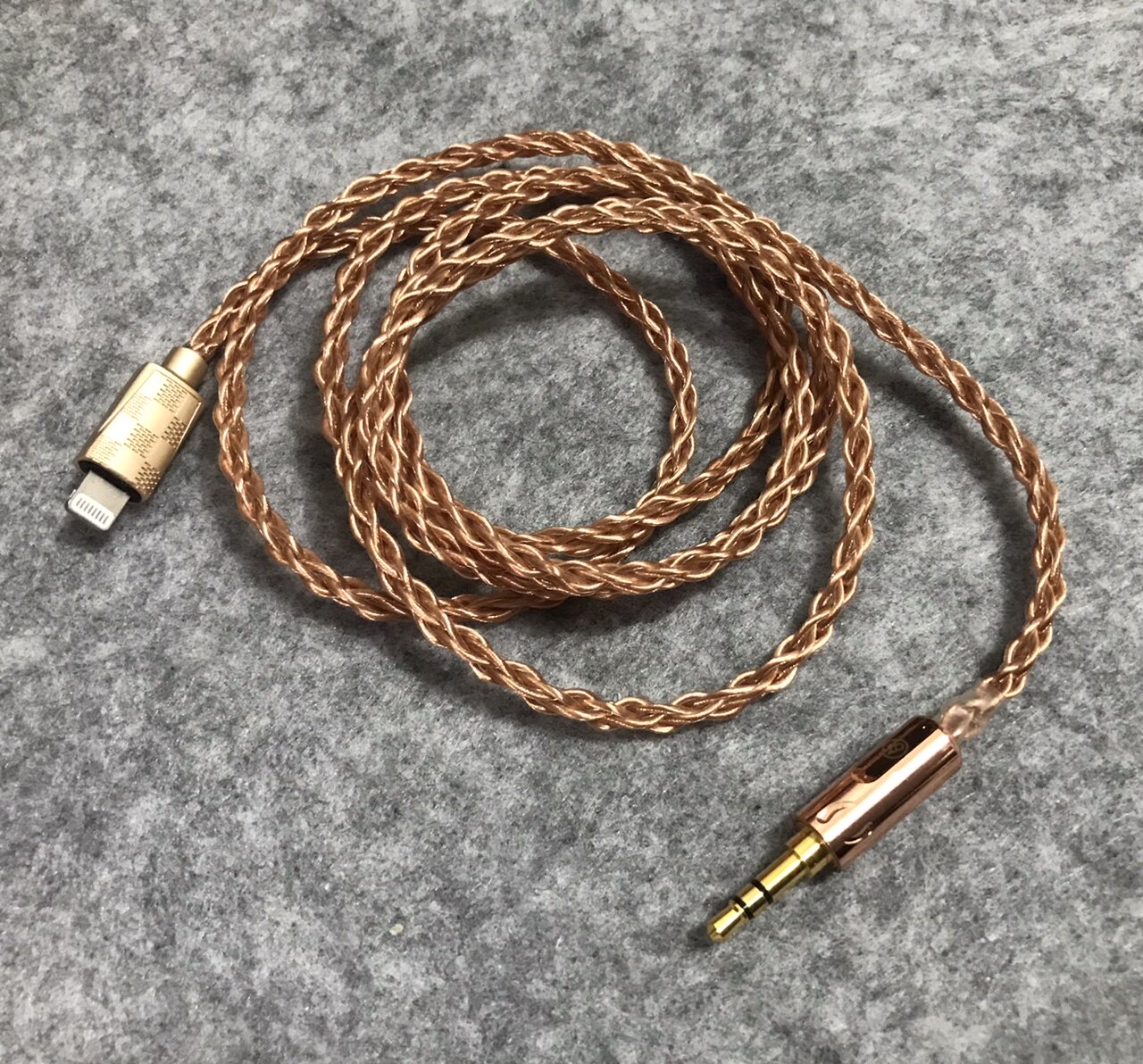 Apply Apple Android phones turn 3 5MM aux car sound audio connecting line DAC headphone decoding line